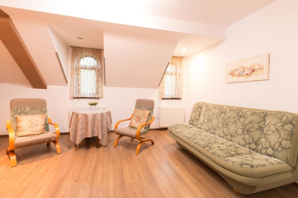 Central Park Loft room 4