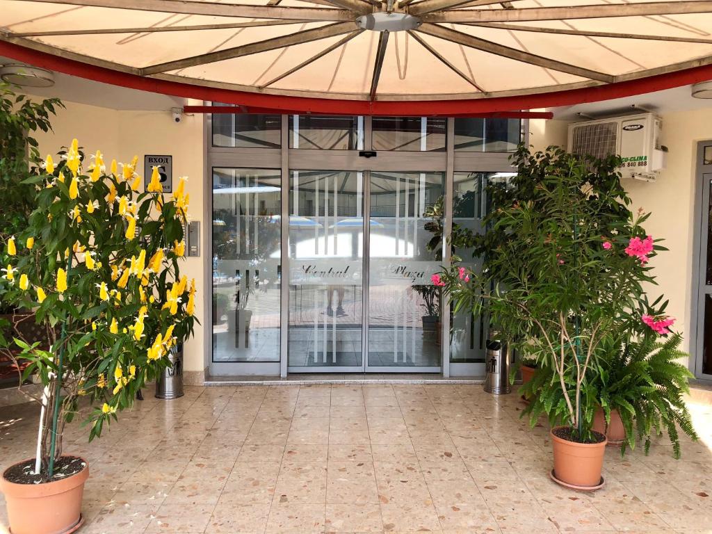Central Plaza Studio room 4