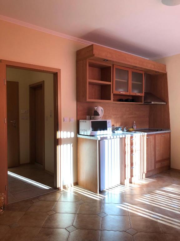 Central Plaza Studio room 6