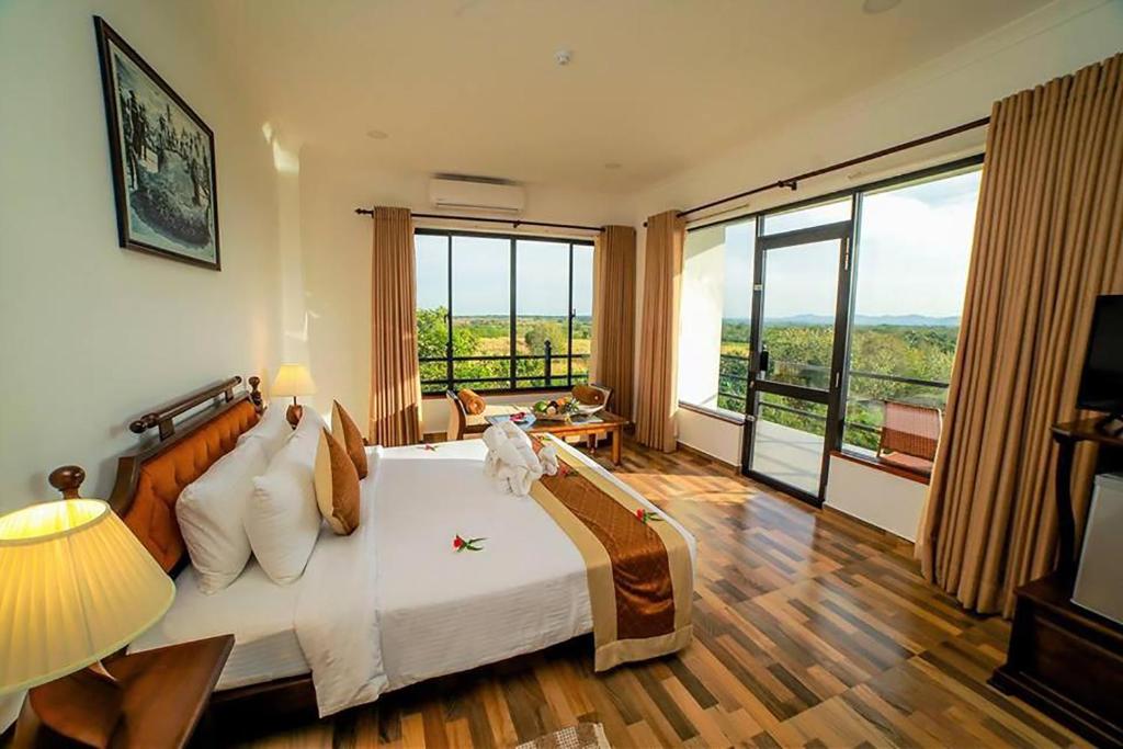 Centuria Wild room 4