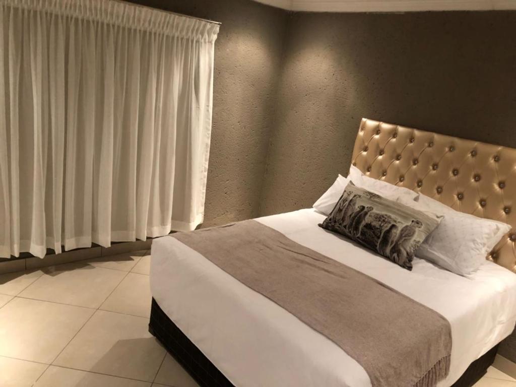 Charli’s Lodge room 5