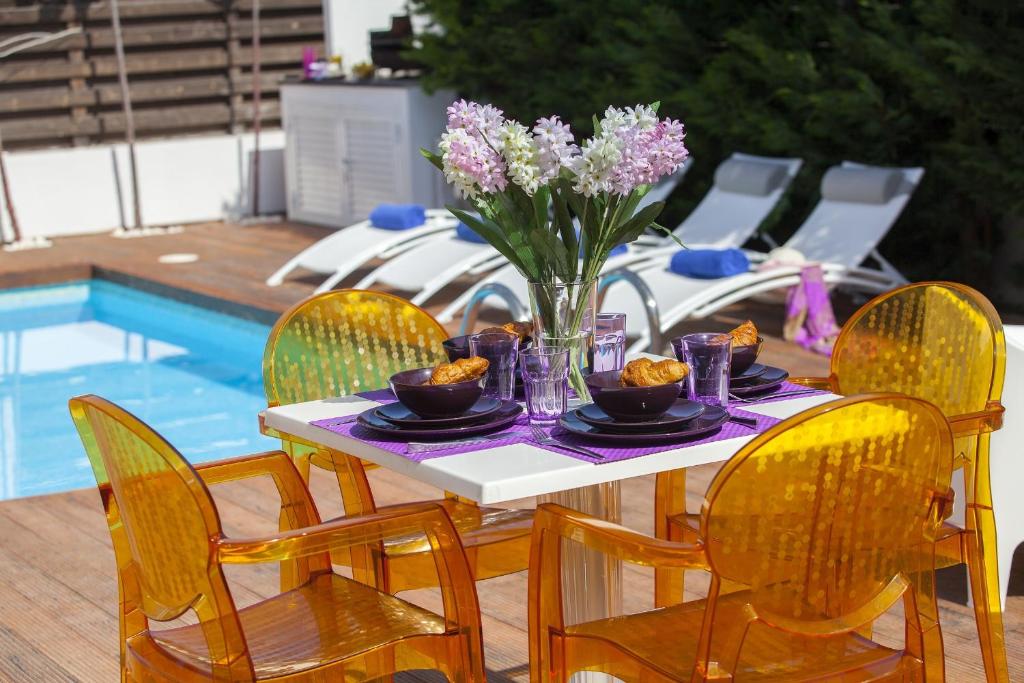 Chateau Blanc room 3