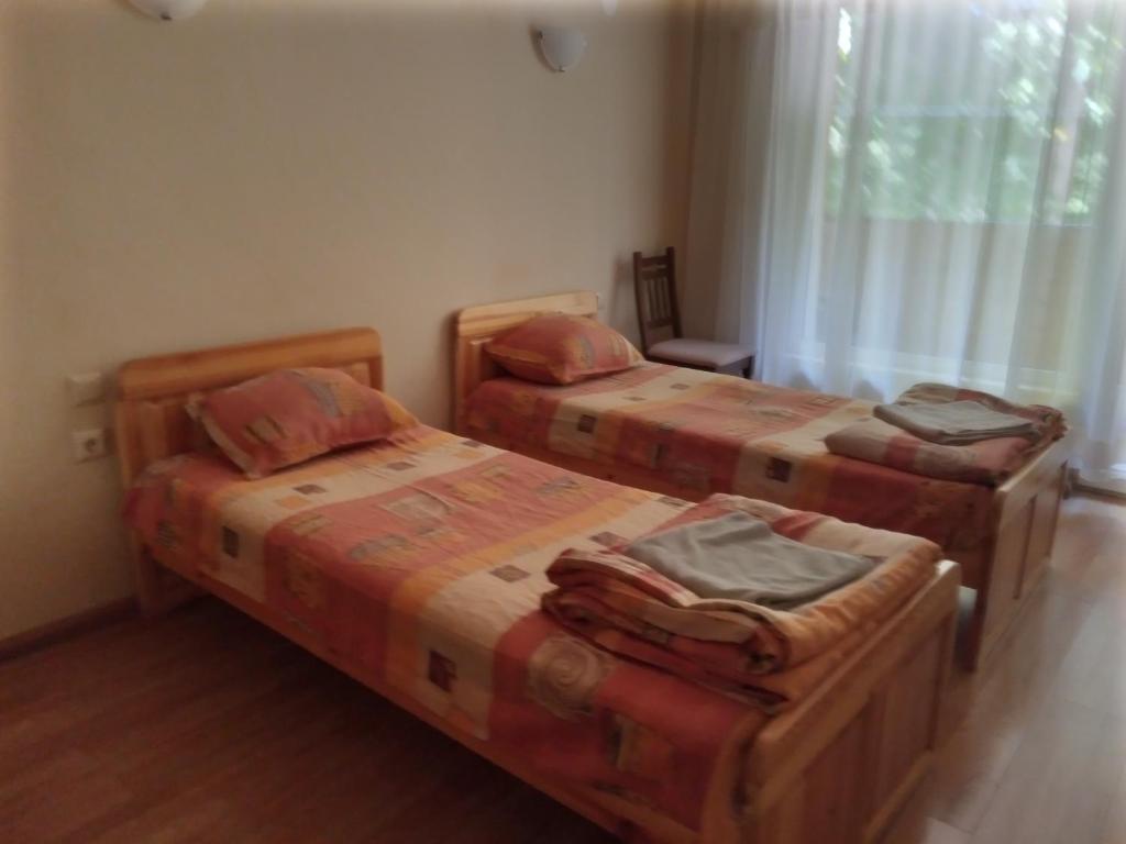Семеен хотел Чекръка room 4