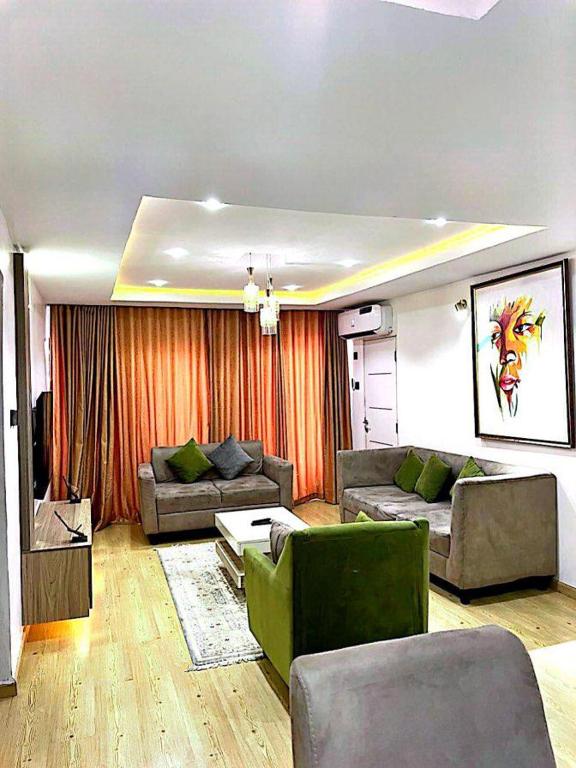 Clinton Court Estate room 5