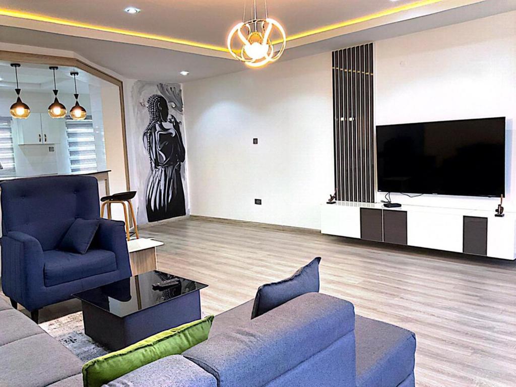 Clinton Court Estate room 6