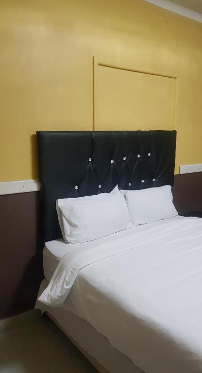 Concord Guest Lodge room 6