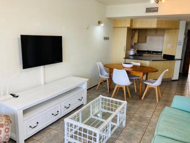 CORMORAN 26 UMHLANGA BEACHFRONT room 5