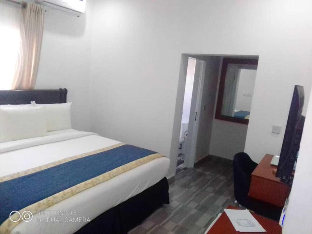 Credence Resorts Aco room 2