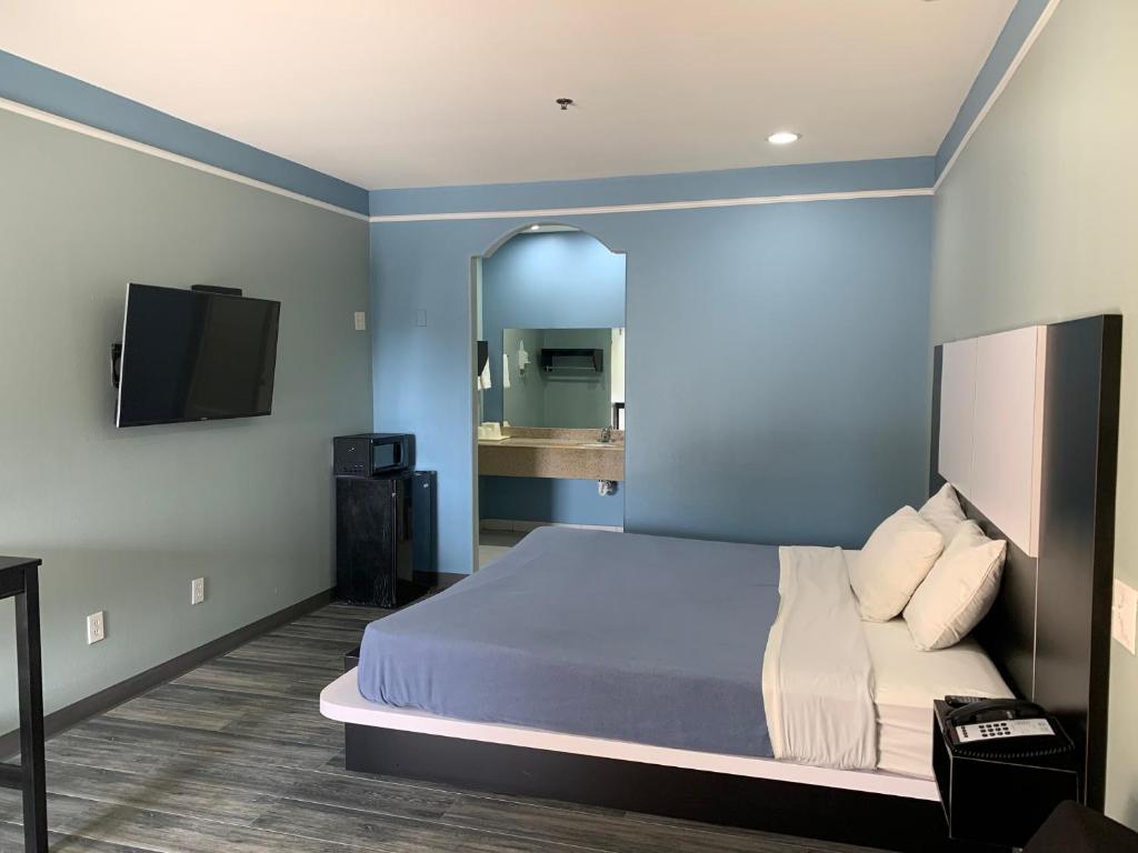 Crystal Suites room 5