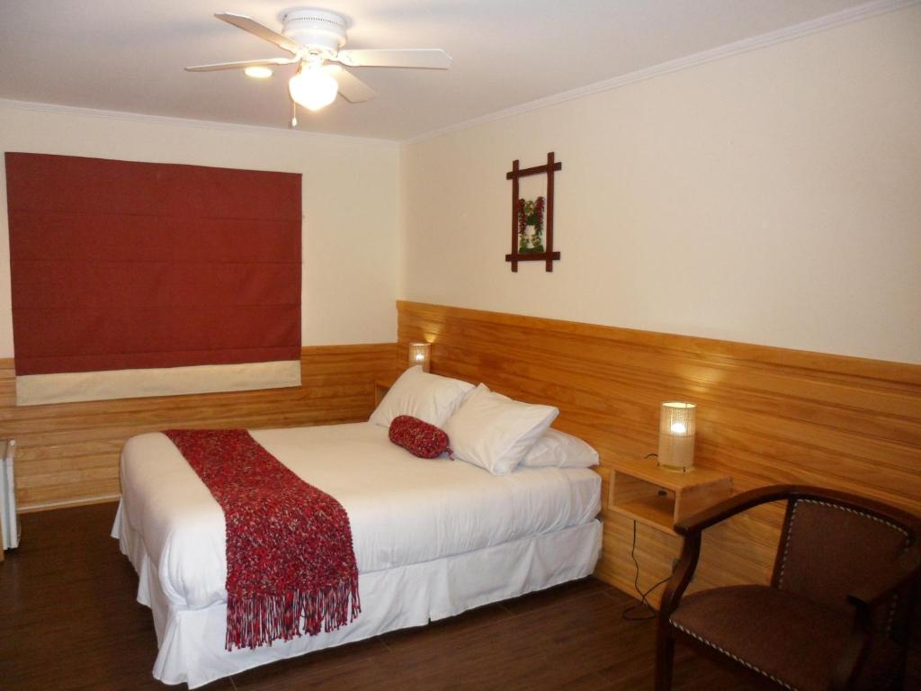 Dein Haus Hotel y Departamentos room 2