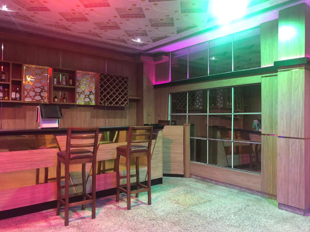 Desikok Royal Hotel room 2