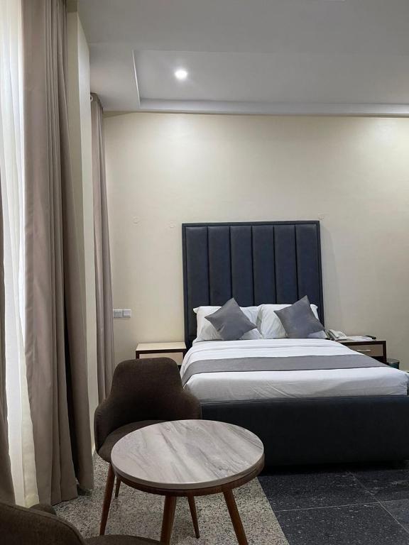 De Silver Green Luxury Hotel room 4