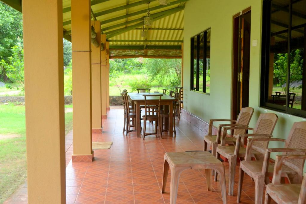 Dilsara Holiday Resort - Wilpattu room 6