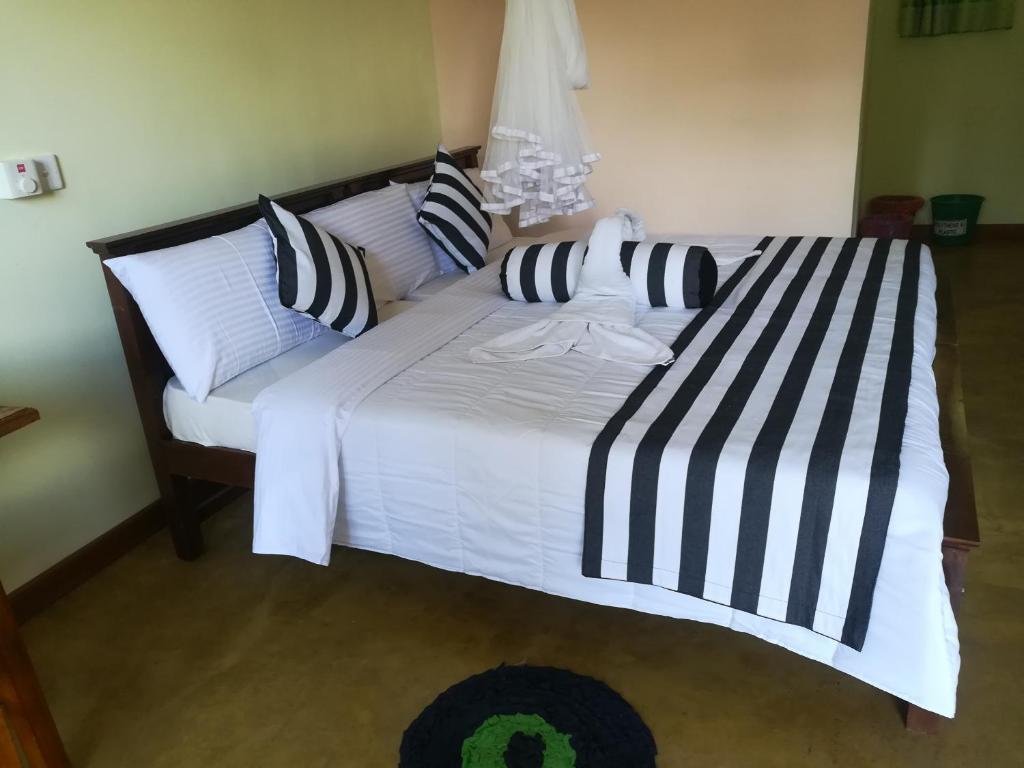 Dinaro Guest room 6