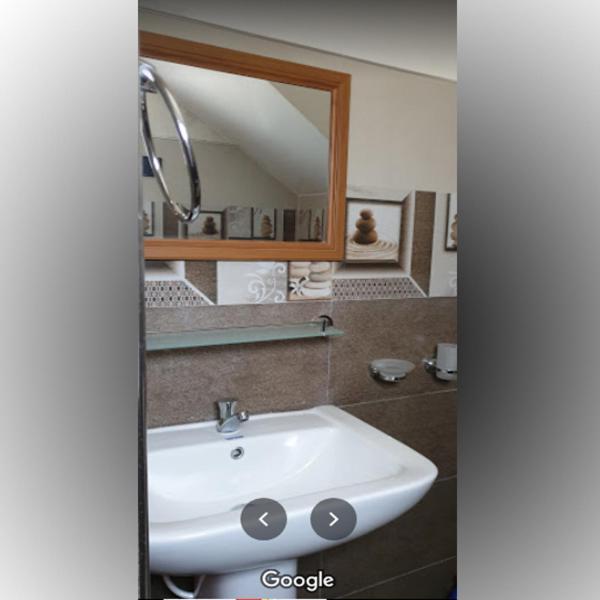 Dinu's Home Stay room 1