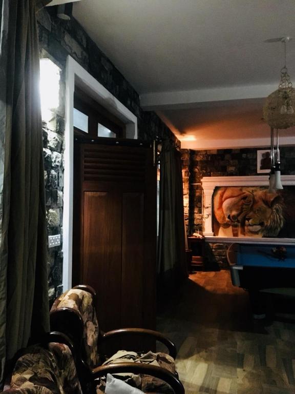 Diyon Bungalow room 2