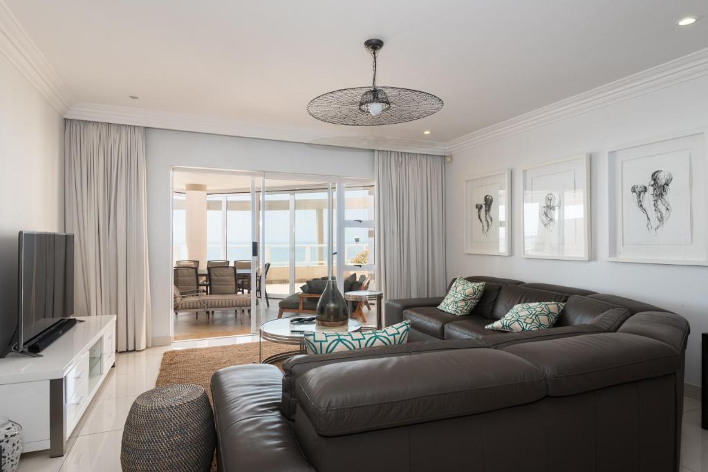 Dolphin Cove room 2