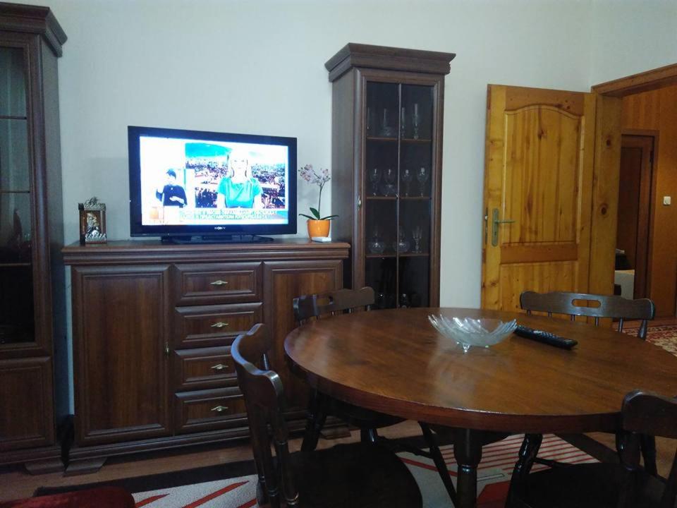 Dom Eli room 2