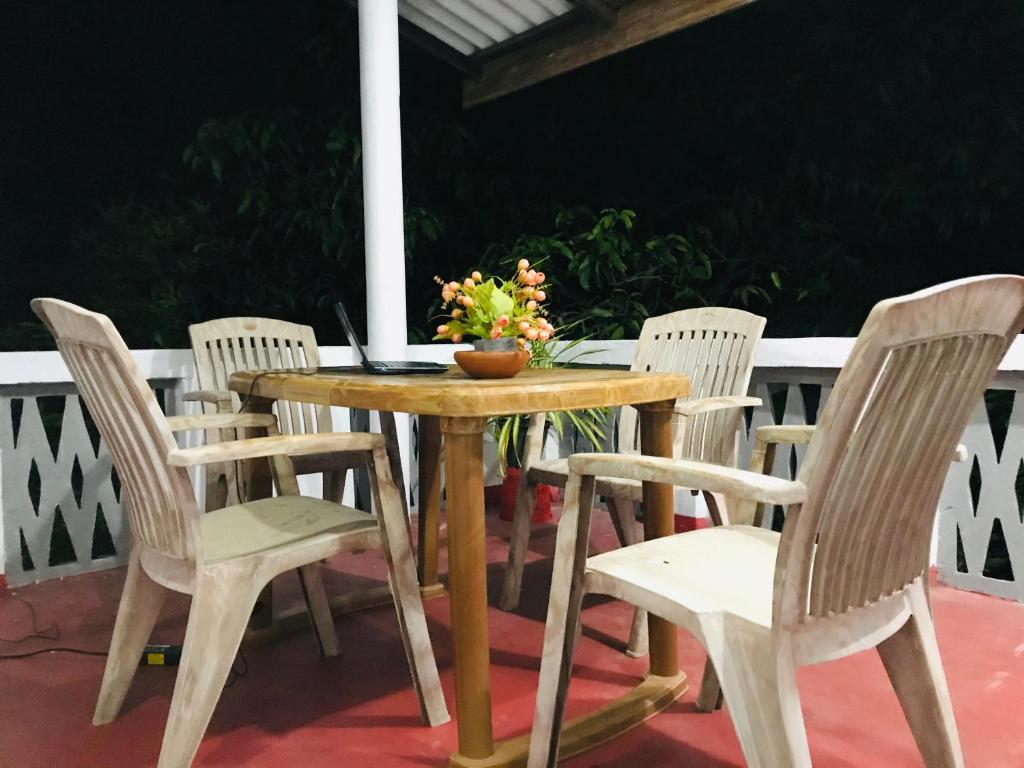 Double G Motel room 2