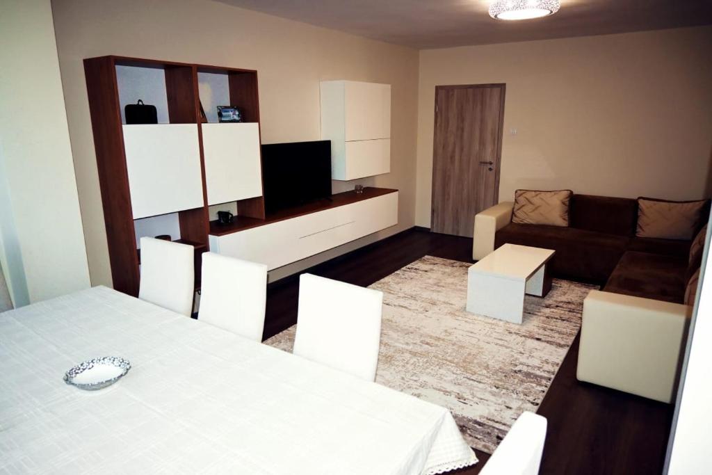 Downtown Recharge Spot room 3