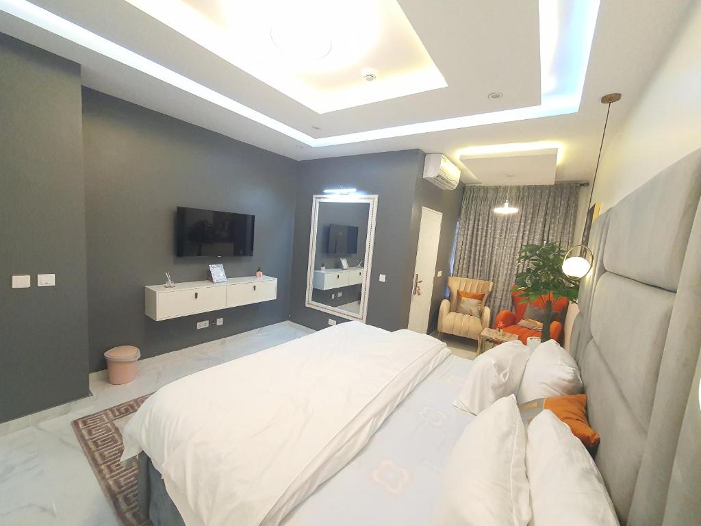 Dre's Place room 4