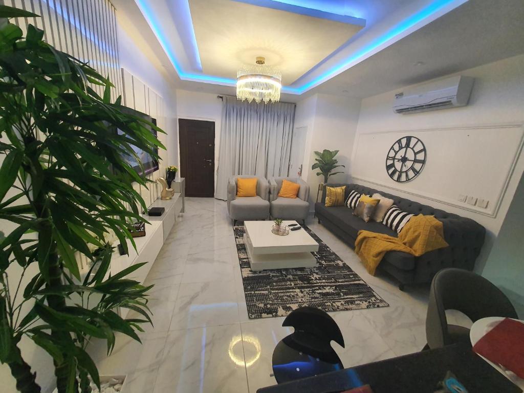 Dre's Place room 6