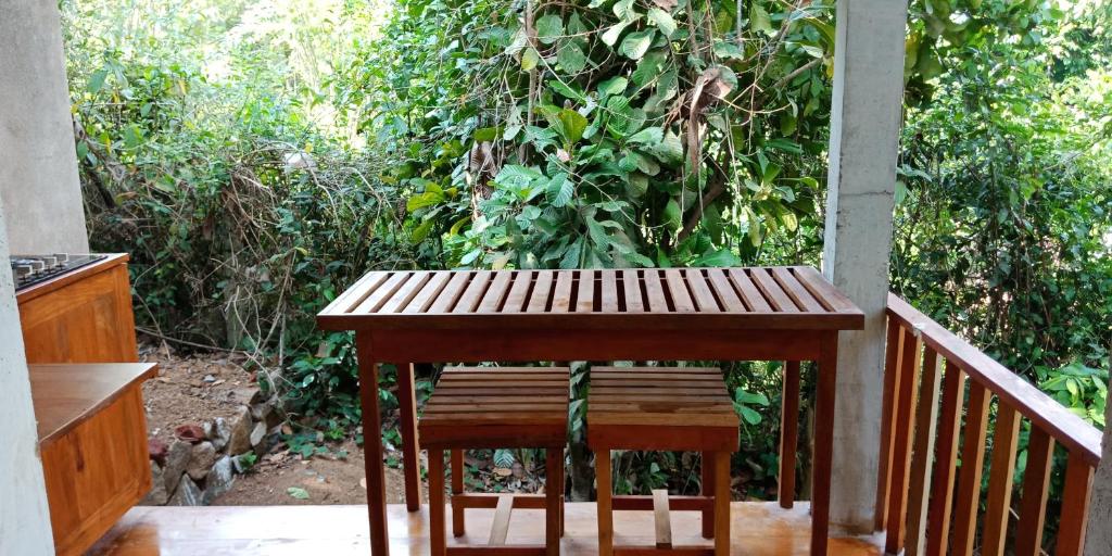 Eco Breeze Unawatuna room 5