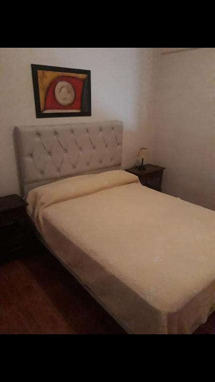 Edificio Stradivarius room 6