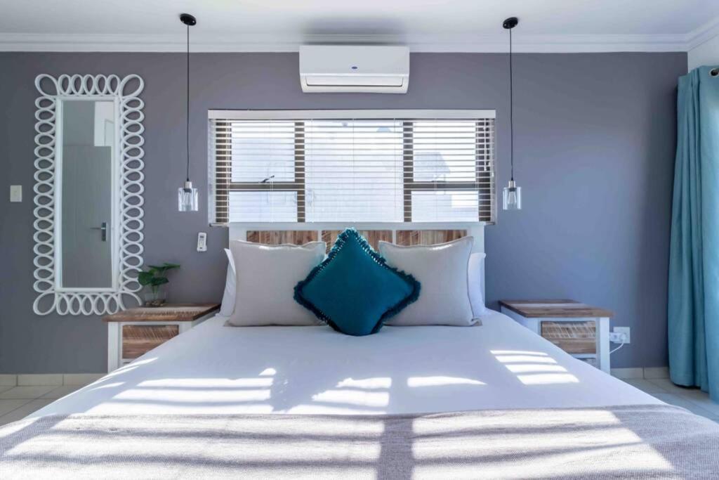 Eighteen Siesta room 3