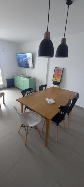 El Dpto de Leo room 4