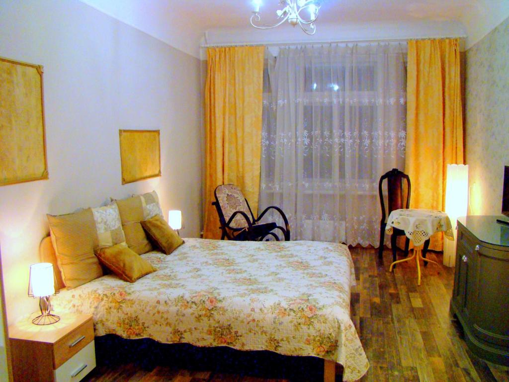 Elegance Apartments room 2