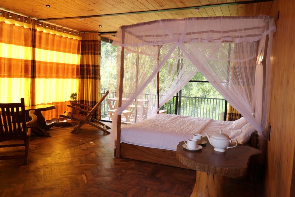 Ella Camelot room 2