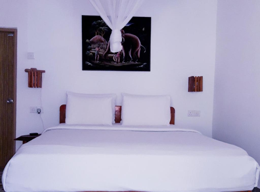 Ella Secret Paradise room 6