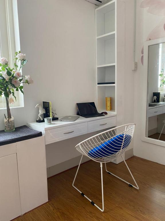 Emerald Boutique Stay 2 room 4