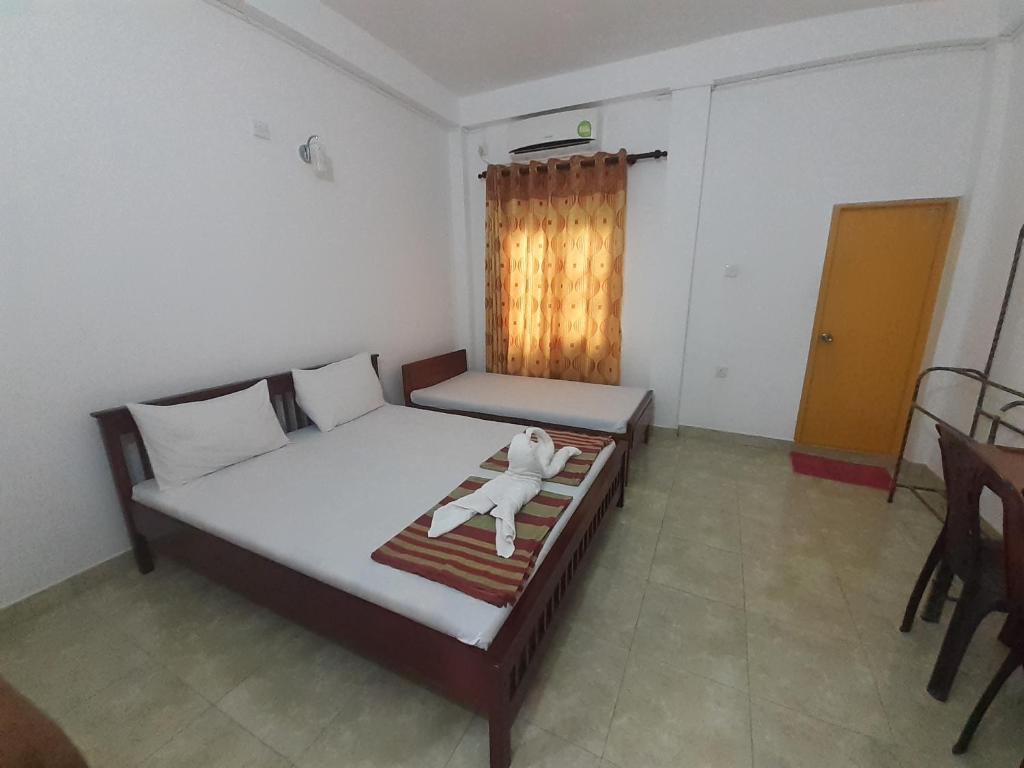 Emerald Holiday Homes room 5