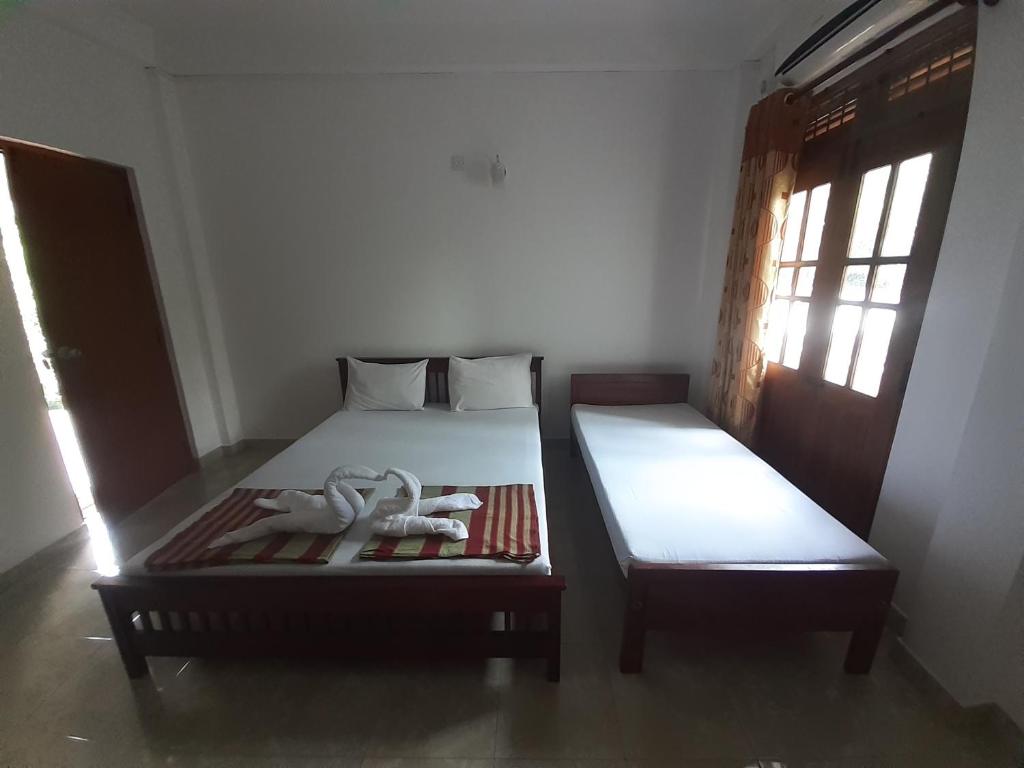 Emerald Holiday Homes room 6