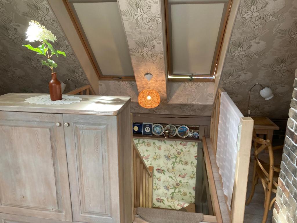 Estere room 2