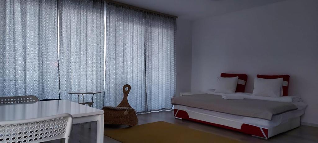 Exquisite Apartament room 6