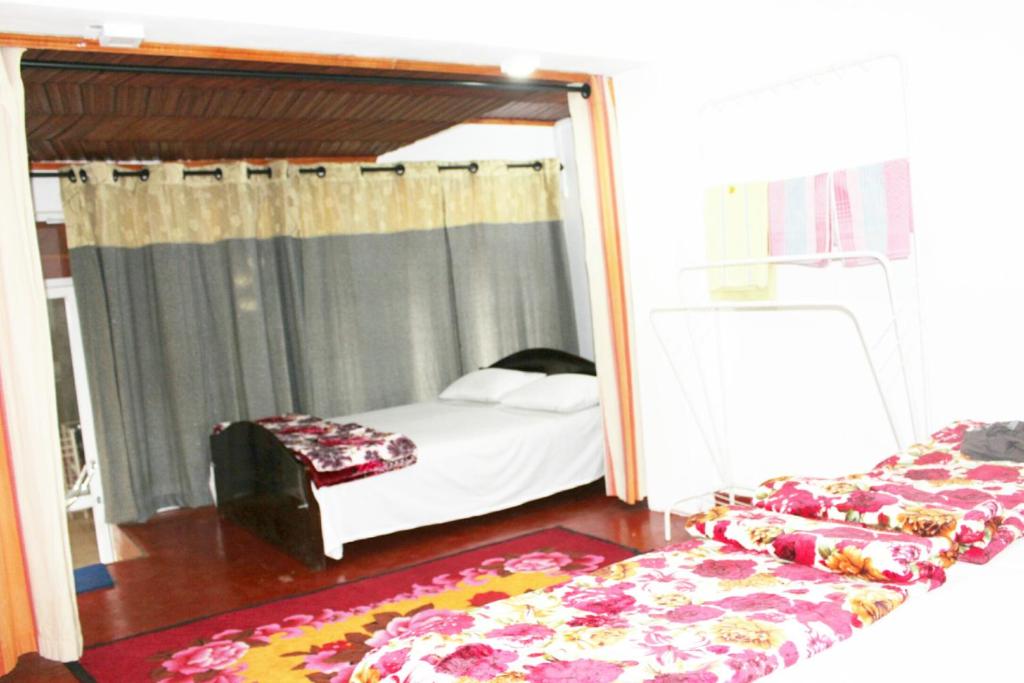 Farah Guest Inn room 3