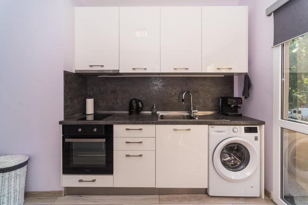 Fashionable 1BD Flat  - Centre room 2
