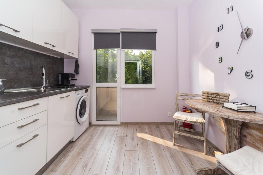 Fashionable 1BD Flat  - Centre room 3