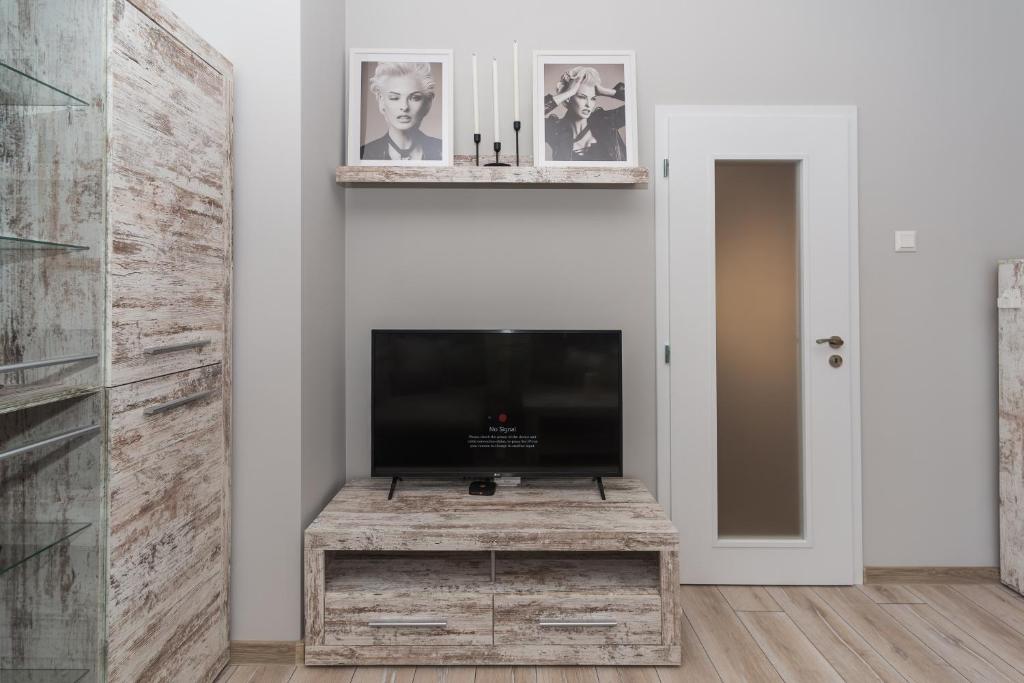 Fashionable 1BD Flat  - Centre room 6