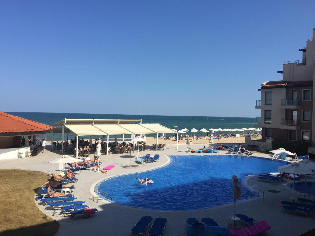 First Line Apartment at Obzor room 2