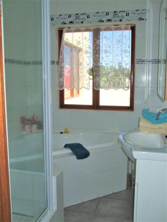 Forest Hill House room 6