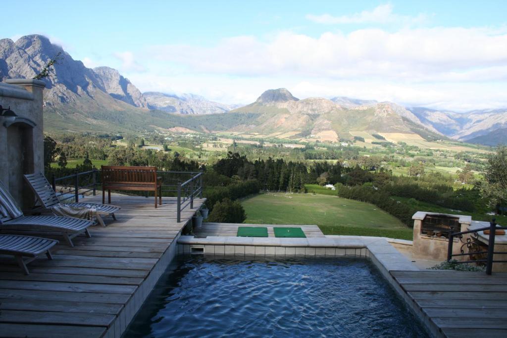 Franschhoek Pass Villa room 1