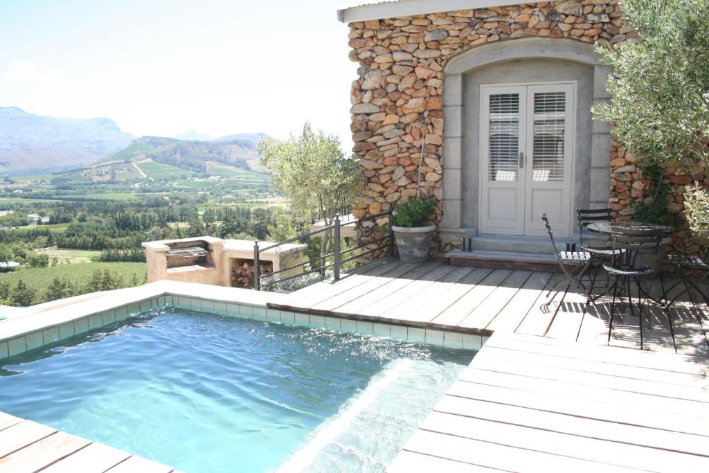 Franschhoek Pass Villa room 5