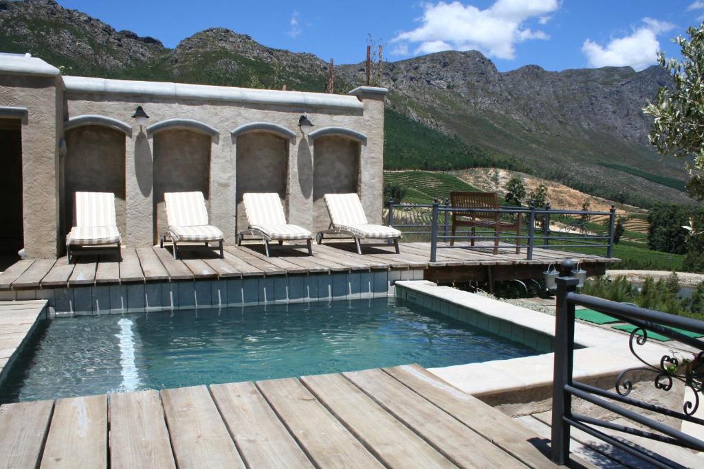 Franschhoek Pass Villa room 6