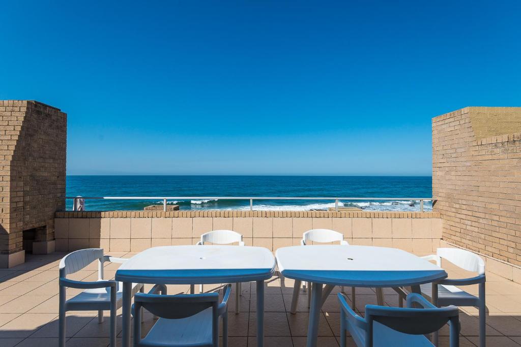 Frinton On Sea 8 room 1