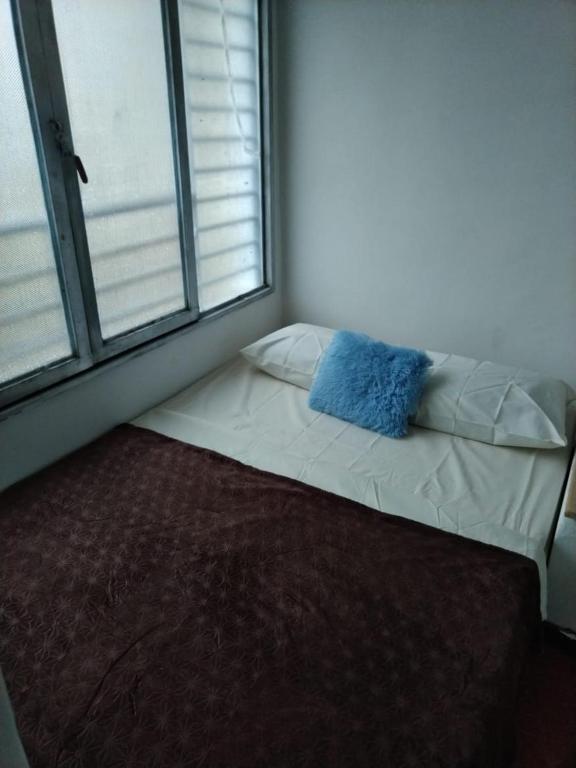 FUENTE DE LOS ROSALES 2 room 3