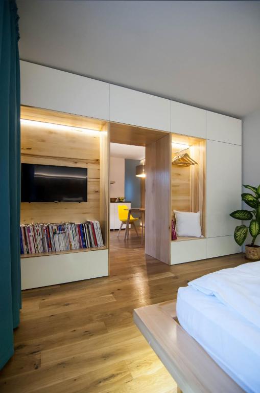Garden House room 3
